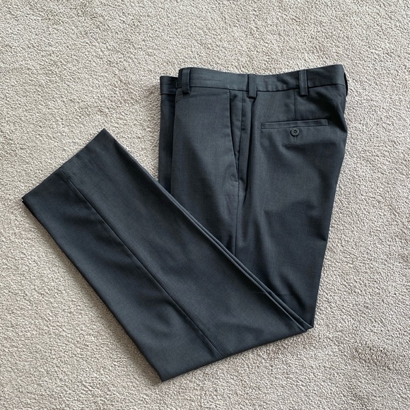 Kenneth Cole reaction dark grey Mens pans. Size 34” x 32” like new - Picture 1 of 7